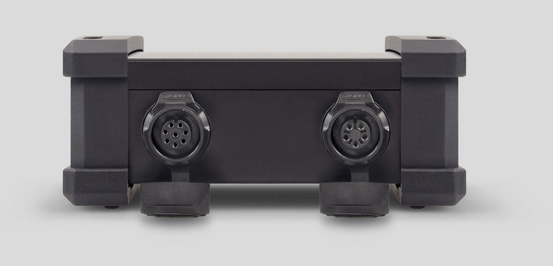Der TTSL® SB-XIO verfügt über eine eine 5-polige  und eine 8-polige Schnellkupplungsbuchse