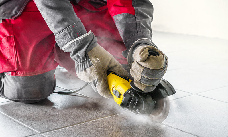 Pour enlever les joints et découper les carreaux